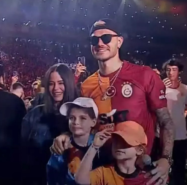 Mauro Icardi 'Fener ağalama' dedi, Simge Sağın 'aşkın olayım' düeti geceye damga vurdu! - Resim: 1