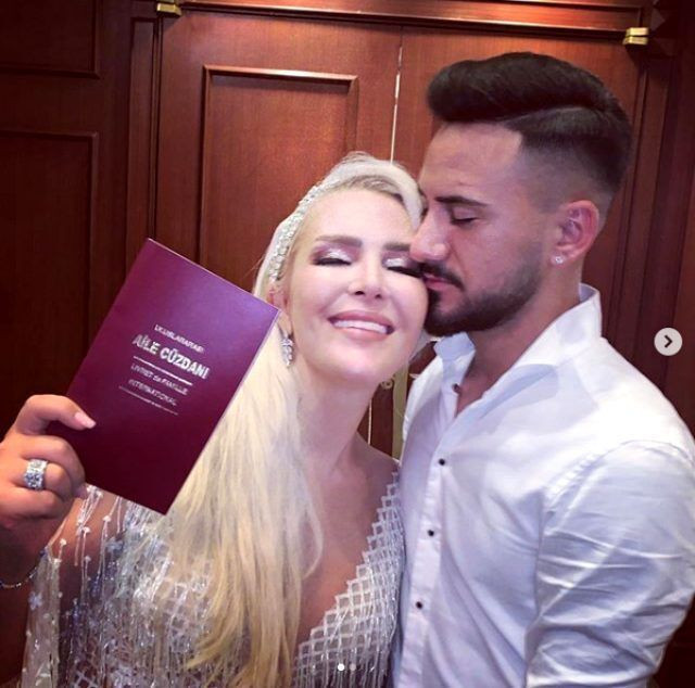 Hayranı Selin Ciğerci'nin kalçasına dokundu sonra bakın ne oldu - Resim: 1