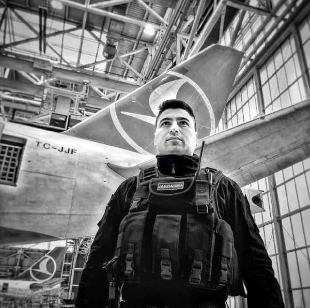 Ankara'ya şehit ateşi düştü! Şehit Uzman Çavuş Hüseyin Keleş'in ailesi yıkıldı - Resim: 0