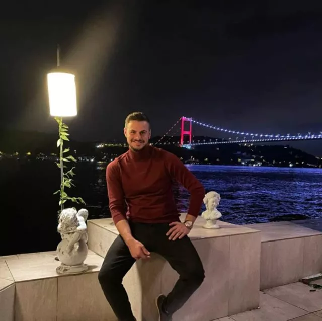 Berfu Yenenler, Ezel dizisinin repliği ile paylaştı! Psikopat Eren'i görenler gözlerine inanamadı! - Resim: 11