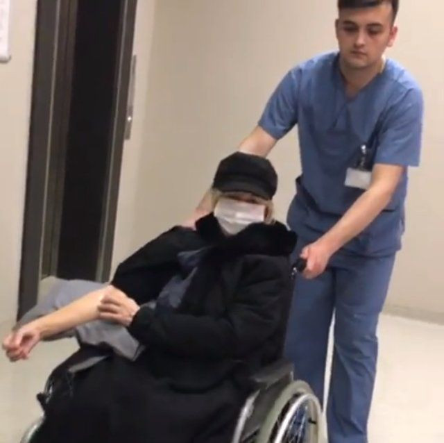 Yeşilçam'ın usta oyuncu Filiz Akın, son haliyle takipçilerini üzdü! - Resim: 3