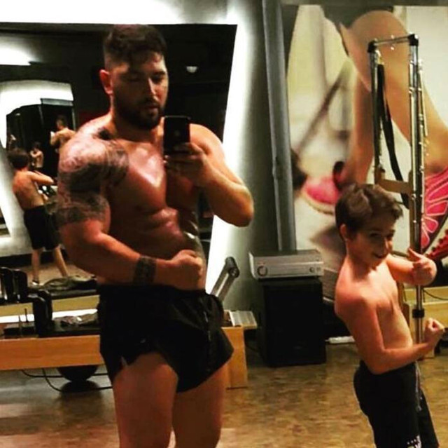 Fenerbahçeli eski futbolcu Sezer Öztürk’ün yol verme meselesi kanlı bitti: 1 ölü 4 yaralı - Resim: 3