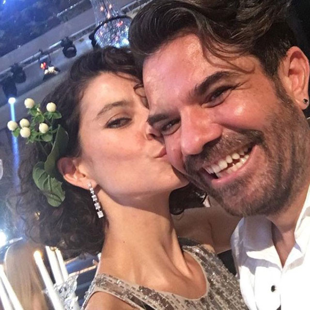 Beren Saat düğünde aşka geldi! Sosyal medyayı sallayan fotoğraf - Resim: 2