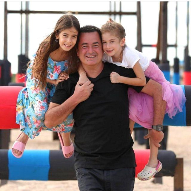 Acun Ilıcalı'nın kızı Yasemin'in kıyafet masrafı dudak uçuklatıyor! - Resim: 1