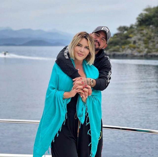 Selin Ciğerci ile pozuna gelen yorumla Gökhan Çıra çıldırdı ağzını bozdu - Resim: 1