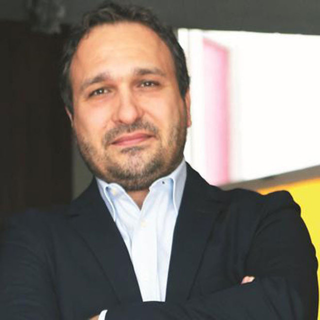 CHP Üsküdar İlçe Başkanı Suat Özçağdaş yasadışı fotoğrafçılığa başladı! - Resim: 0