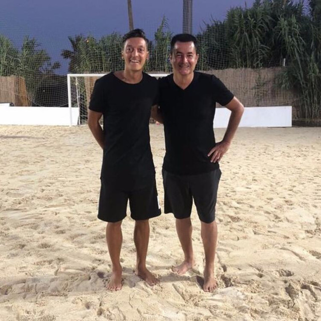 Ali Koç'tan Mesut Özil sorusuna Acun'lu yanıt! En çok üzüldüğü maç bakın hangisi - Resim: 0