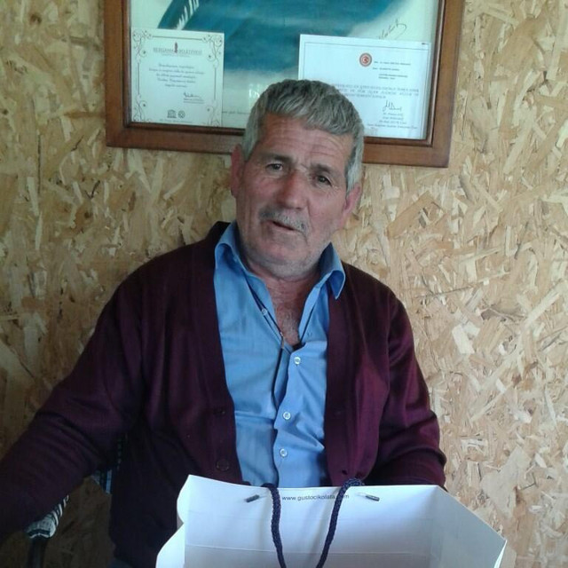 İzmir'de muhtarın akılalmaz ölümü! Makineye düştü - Resim: 0