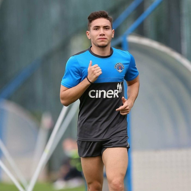 Fenerbahçe ile Galatasaray arasında transfer savaşı! - Resim: 1