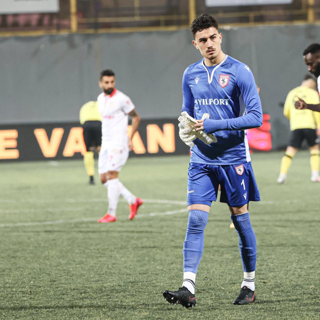Emre Belözoğlu'ndan yerli kaleci hamlesi! Nurullah Aslan'ı gözüne kestirdi - Resim: 0