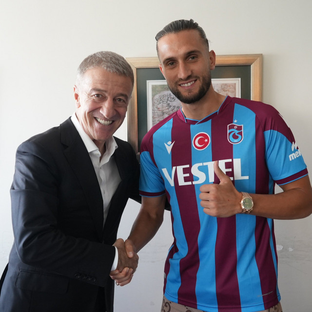 İmzalar atıldı: Yusuf Yazıcı yeniden Trabzonspor'da! - Resim: 0