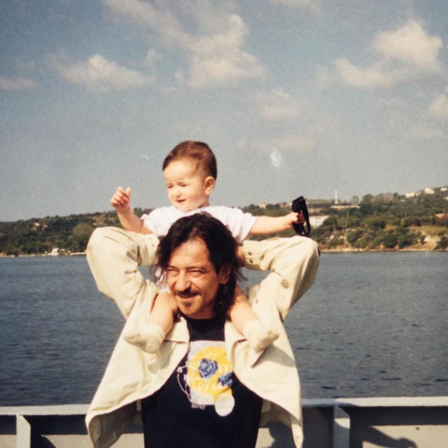 Feridun Düzağaç paylaştı: Kızını görenler gözlerine inanamadı! "Kral tacını bulmuş, Prensesiyle" - Resim: 1