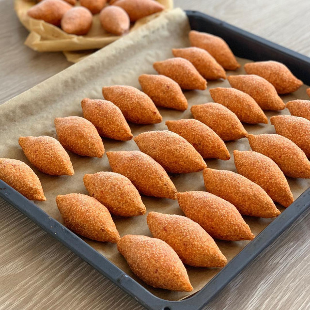 Kıvamını tutturamıyorum diye üzülme! Bu içli köfte tarifini acemiler bile becerecek! - Resim: 1