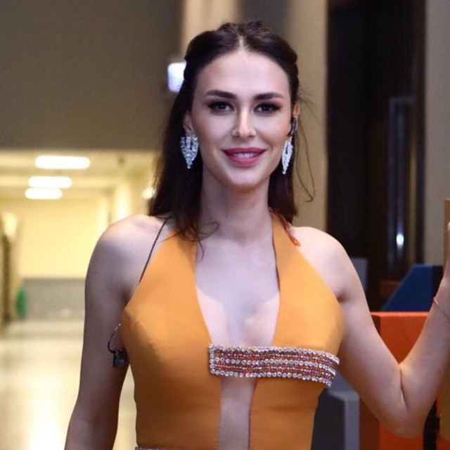 44 yaşında ama genç kız gibi! Ayşe Hatun Önal ortaya çıktı son hali inanılmaz! - Resim: 3