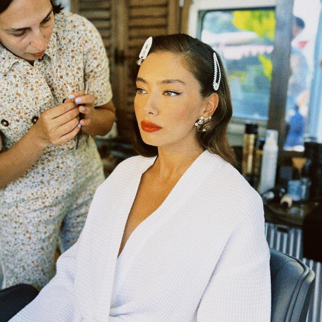 Neslihan Atagül beyaz bornozuyla büyüledi! Sosyal medyayı sallayan paylaşıma yorum yağdı! - Resim: 2