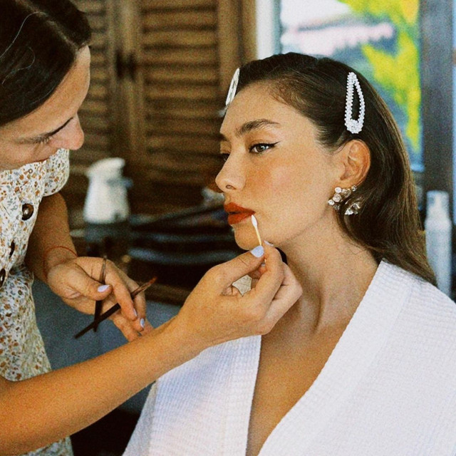 Neslihan Atagül beyaz bornozuyla büyüledi! Sosyal medyayı sallayan paylaşıma yorum yağdı! - Resim: 3