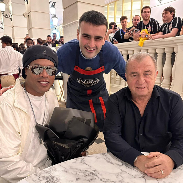 CZN Burak eleştirilere tepki gösterdi! Ronaldinho ve Fatih Terim paylaşımı sosyal medyayı salladı! - Resim: 6