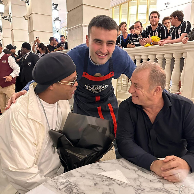 CZN Burak eleştirilere tepki gösterdi! Ronaldinho ve Fatih Terim paylaşımı sosyal medyayı salladı! - Resim: 7