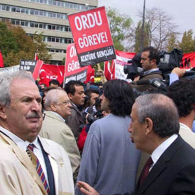 Şener Eruygur öldü! Cumhuriyet Mitingleri'nin mimarıydı! Ergenekon'da tutuklanan ilk orgeneral - Resim: 0