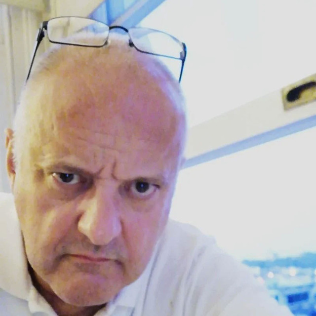 Konsolos bana çıplak fotoğraflarını attı! Mesajı yanlışlıkla amirine gönderince kovuldu - Resim: 2