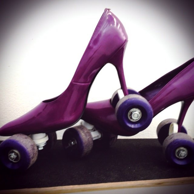 Patenli topuklu ayakkabı! Moda nereye gidiyor! - Resim: 2