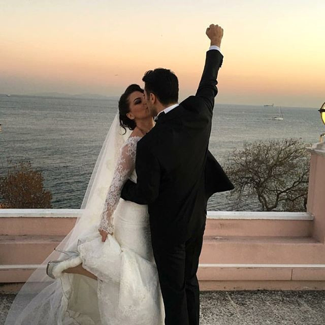 Fotoğrafları hemen sildi! 4. eşinden de boşanıyor - Resim: 3