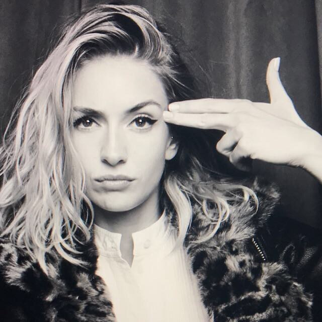 Yasemin Allen'in bacaklarını gören şaşırdı - Resim: 1