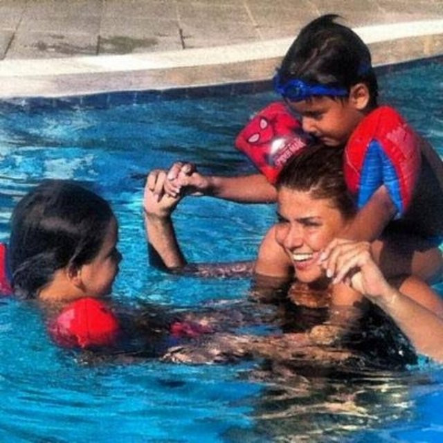 Gülben'in çocuklarıyla havuz keyfi - Resim: 2