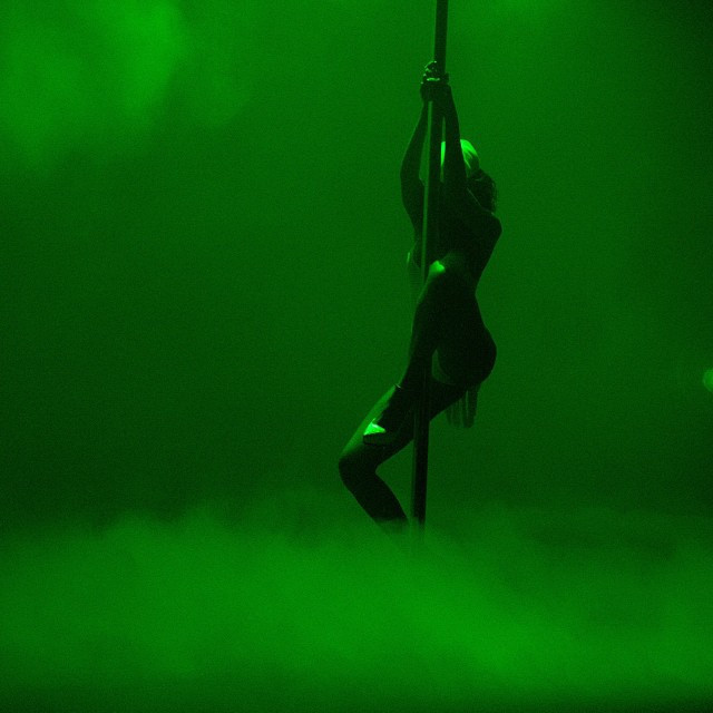 Rihanna'dan striptiz fotoğrafları - Resim: 1