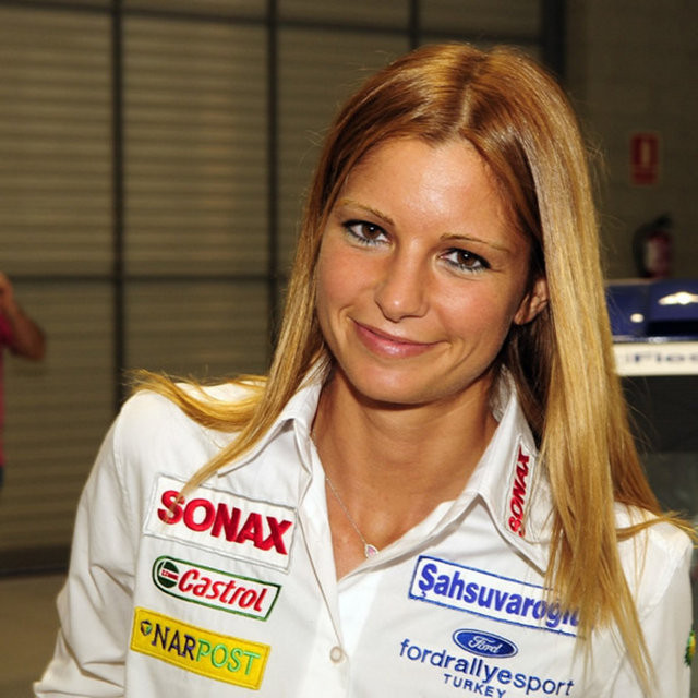 Milli rallici tesettüre girdi - Resim: 3