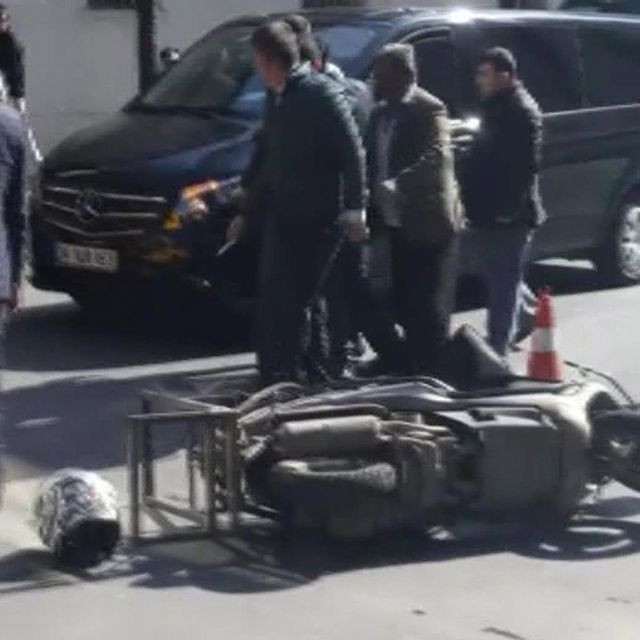 İstanbul'da taksici dehşeti: Çarptığı motosikletliye bıçak çekti! - Resim: 2