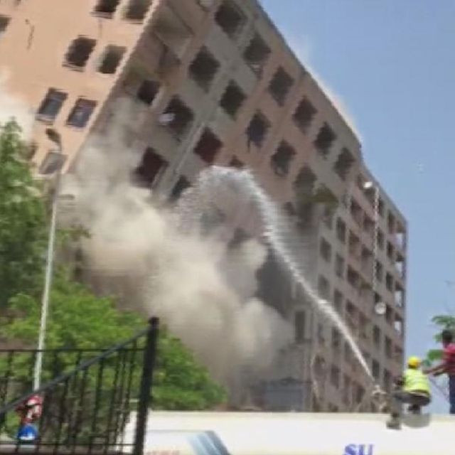 İstanbul Bahçelievler'de kontrollü yıkım kontrolden çıktı - Resim: 3