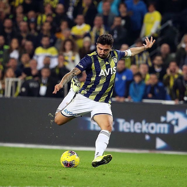 Fenerbahçe Ozan Tufan'ın sözleşmesini uzattı - Resim: 4