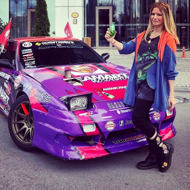 Boşanmanın ardından saçını açan rallici Burcu Çetinkaya ekranlara geri dönüyor - Resim: 1