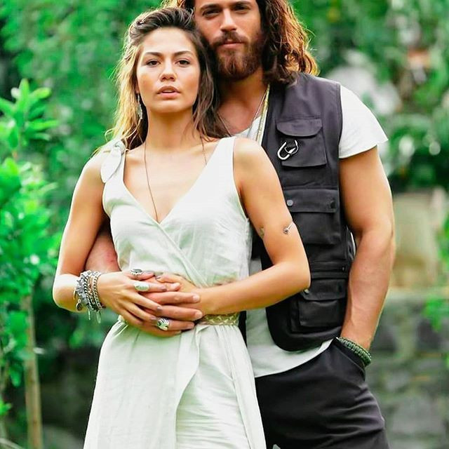 Can Yaman ve Demet Özdemir İtalya'daki programdan bakın kaç para almış - Resim: 3