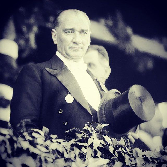 Pınar Altuğ'dan dikkat çeken 29 Ekim mesajı bakın ünlüler nasıl kutladı - Resim: 4