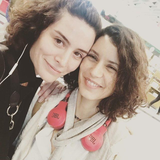 Beren Saat Belçim Bilgin pozlarıyla mest etti yılda 4 kez yayımlanan dergiye özel - Resim: 1