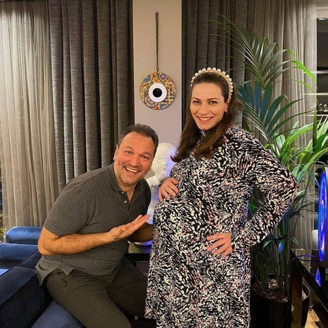 Kemal Sunal'ın kızı Ezo Sunal doğum yaptı Gül Sunal duygulandırdı - Resim: 2