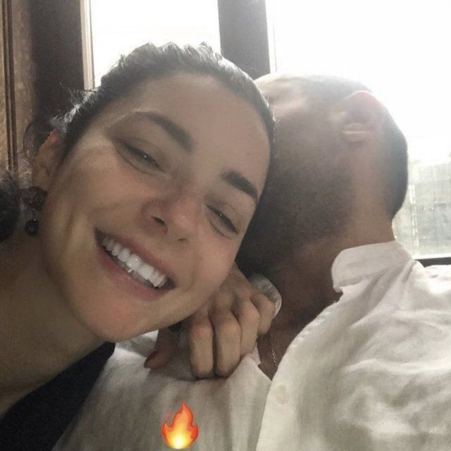 Merve Boluğur dekolteli pozunu paylaştı: Sokağa bu kadar seksi çıkamazsın - Resim: 3