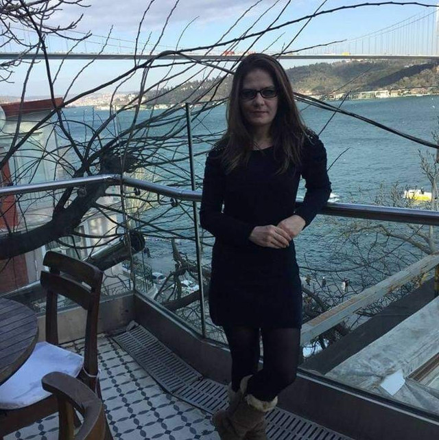 Anaokulu öğretmeni bilezikleri için komşusunu boğup canlı canlı yaktı - Resim: 0