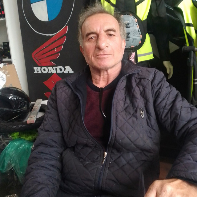 Sigara içerken tamir ettiği motosikletin yakıt deposu alev aldı, yanarak öldü - Resim: 0