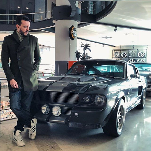 Cem Adrian suskunluğunu bozdu! Takipçisine küfür etti mi? - Resim: 3