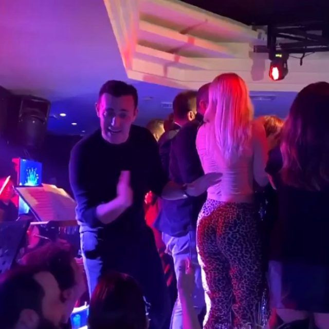 Mustafa Sandal'ın Aleyna Tilki'nin arkasından yaptığı hareketler olay oldu! - Resim: 3