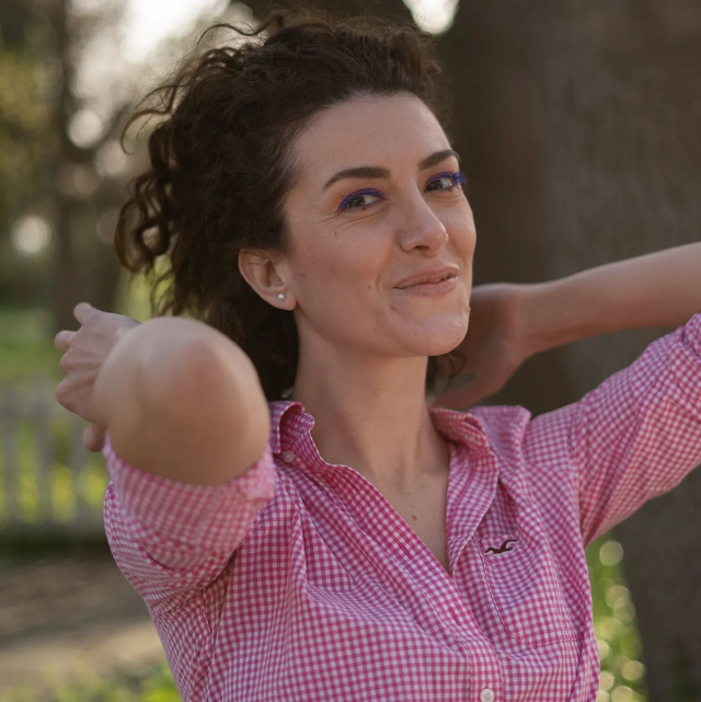 Evli oyuncu, rol arkadaşıyla dudak dudağa! Bülent Emrah Parlak ile Elit Andaç Çam kameralara böyle yakalandı - Resim: 3