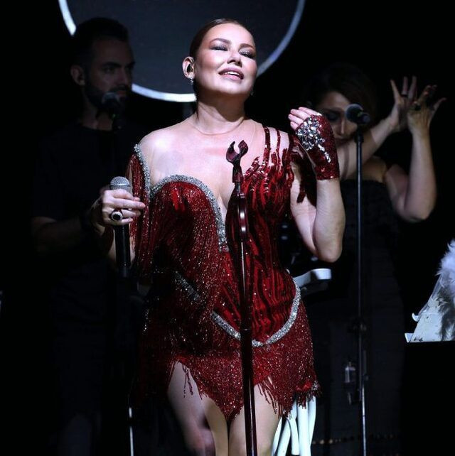 Deniz Seki'nin sevgilisinin kalçalarına dokunduğu anlar olay oldu ikili fena yakalandı - Resim: 4