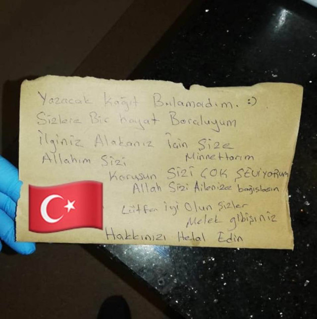 Bursa'da koronavirüsü yenip notuyla duygulandırdığı sağlıkçıları ziyaret etti - Resim: 0