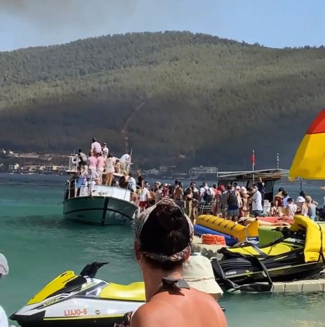 Bodrum yangını kısmen kontrol altına alındı! Alevler 5 yıldızlı lüks otele sıçradı - Resim: 1