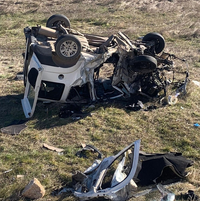 Konya'da feci kaza! 2 ölü, 1 yaralı - Resim: 1