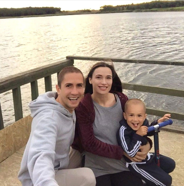 Olay iddia! Emre Aşık ve eşine feribotta dayak - Resim: 3