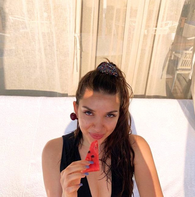 Rafet El Roman'ın kızlarının tatil pozları olay! İddalı ve cesur paylaşımlar - Resim: 3